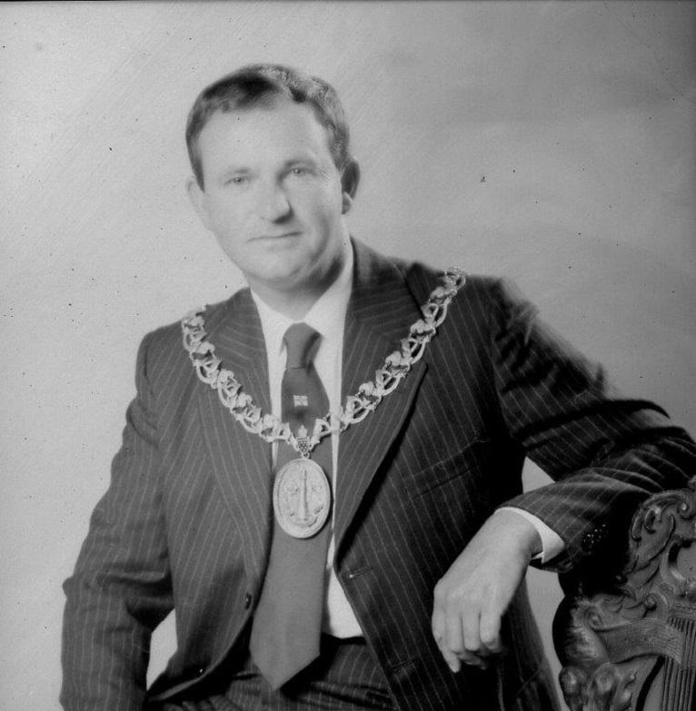 Roy Duncan as Chairman of the Council of the Isles of Scilly